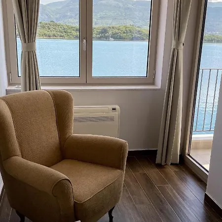 Apartments Maestral Tivat Exterior photo